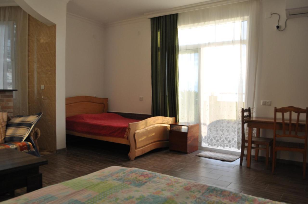 Akhmed Guest House Kvariati Exterior photo