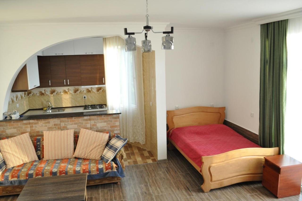 Akhmed Guest House Kvariati Exterior photo