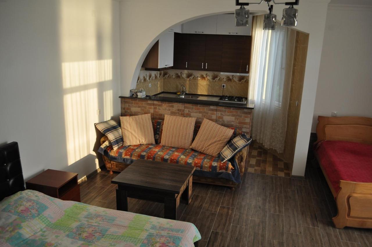 Akhmed Guest House Kvariati Exterior photo